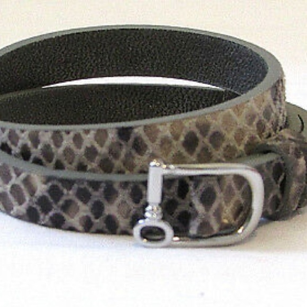 Double wrap reversible leather bracelet